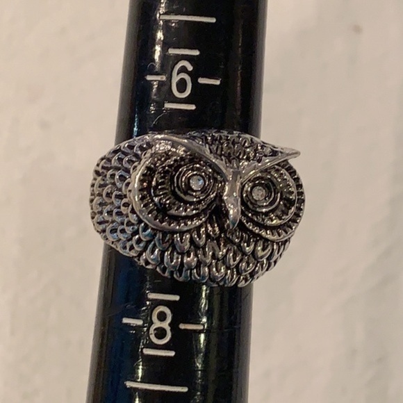Owl crystal eyes silver tone statement ring - Picture 6 of 7